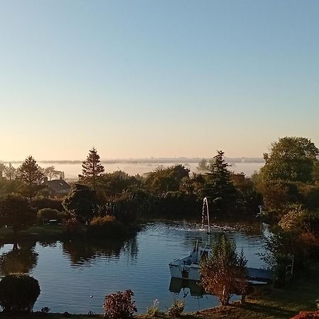 Domaine Du D-Day Bed & Breakfast Saint-Come-du-Mont Bagian luar foto
