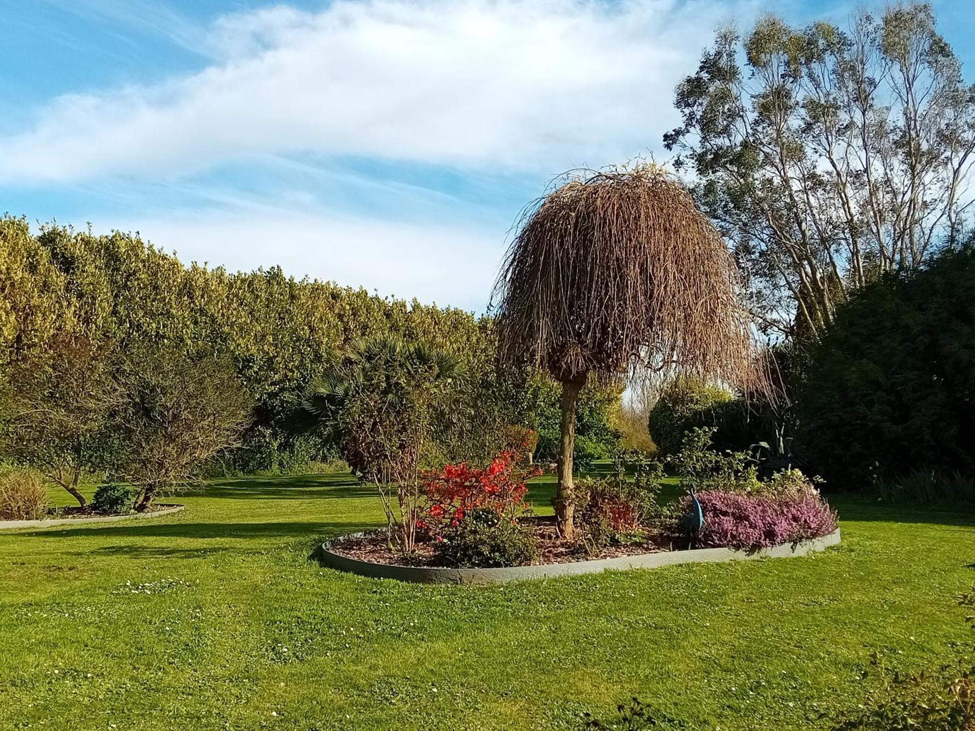 Domaine Du D-Day Bed & Breakfast Saint-Come-du-Mont Bagian luar foto