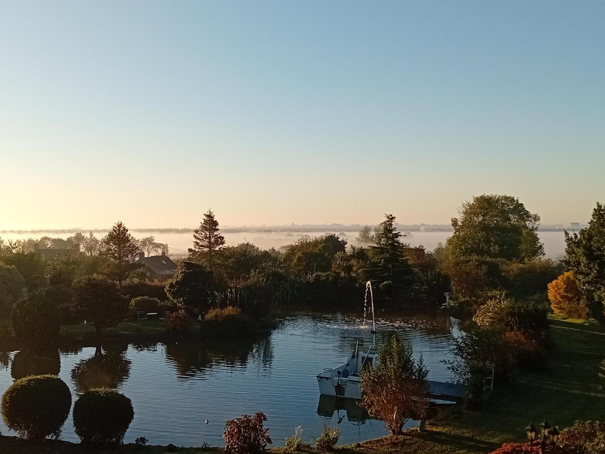 Domaine Du D-Day Bed & Breakfast Saint-Come-du-Mont Bagian luar foto